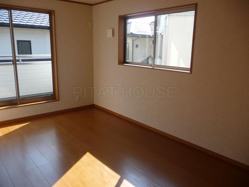 Non-living room. ◆ The second floor of the Western-style is also bright.