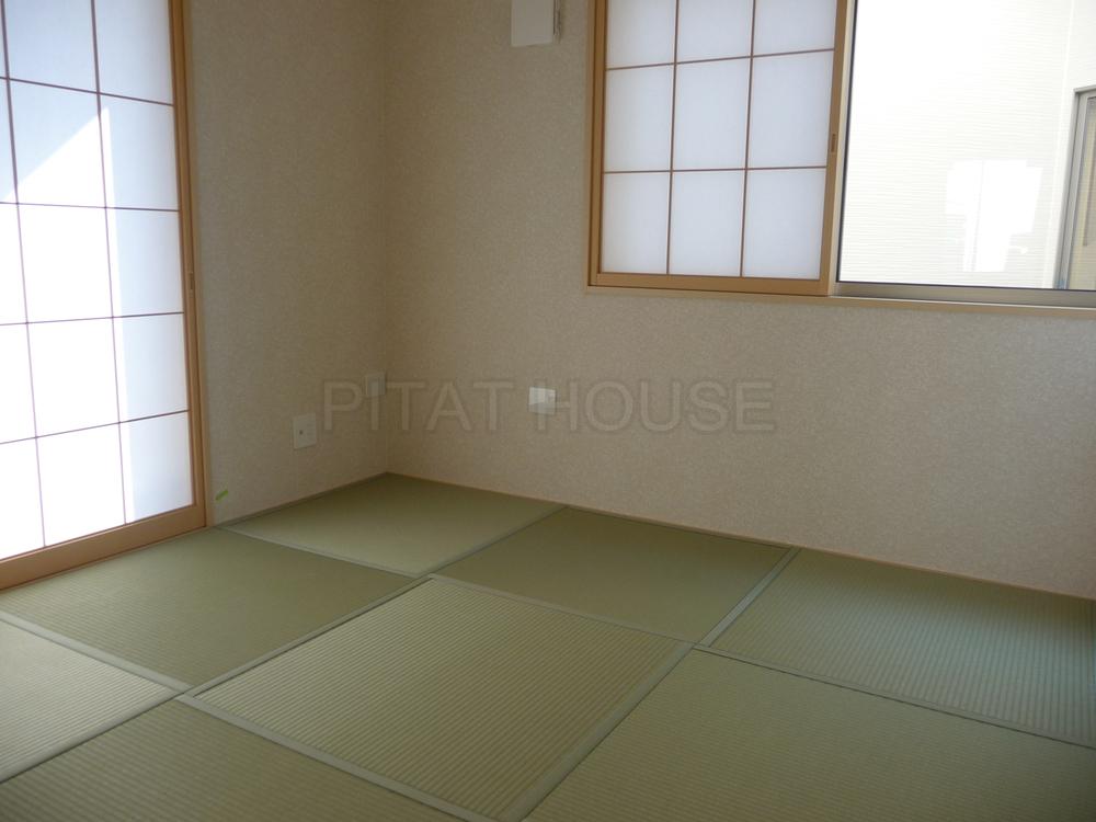 Non-living room. ◆ It will settle down and after all there is a tatami.