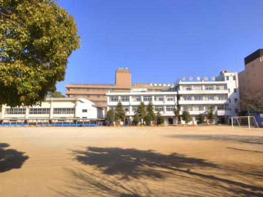 Primary school. Kamagaya 1568m to stand west elementary school (elementary school)