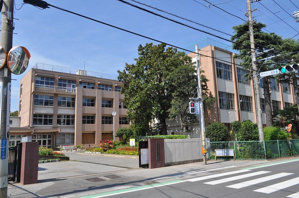 Primary school. Hatsutomi until elementary school 790m