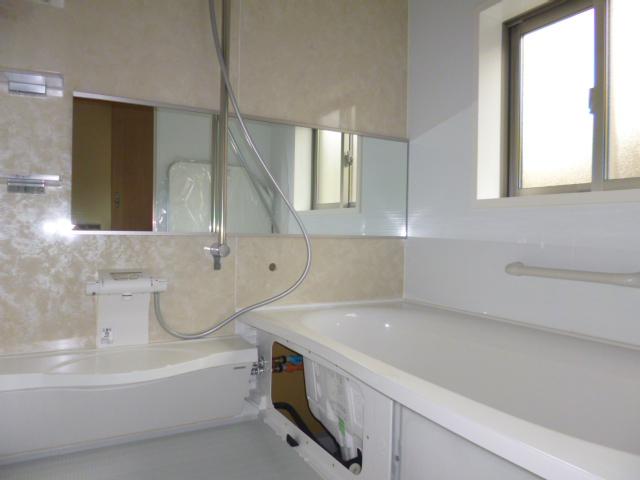 Bathroom. Indoor (11 May 2013) Shooting
