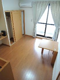 Living and room. With equipped table
