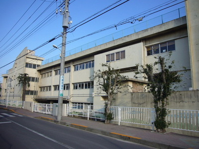 Primary school. Kamagaya up to elementary school (elementary school) 680m