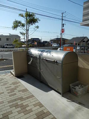 Other common areas. On-site waste station