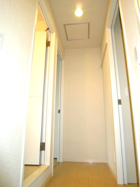 Other room space. Corridor