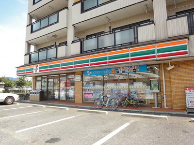 Convenience store. Seven-Eleven (convenience store) to 400m