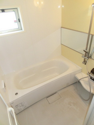 Bath. A large bathroom with additional heating function