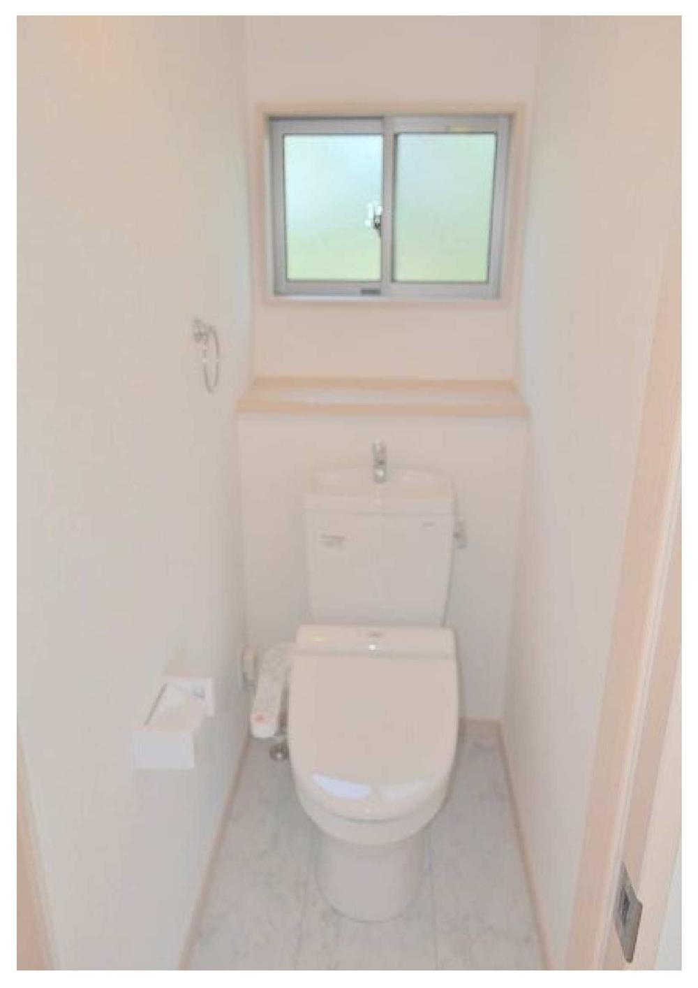 Toilet. Same specifications High-function toilet