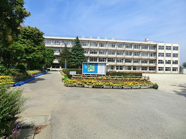 Primary school. 940m to Kamagaya stand Southern Elementary School