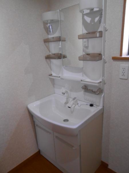 Wash basin, toilet