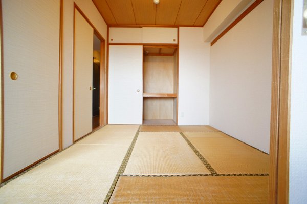 Other room space. Tatami is the exchange before you move ☆