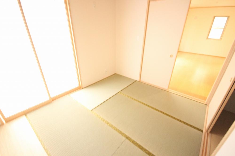 Other introspection. Japanese-style room that is a living and Tsuzukiai