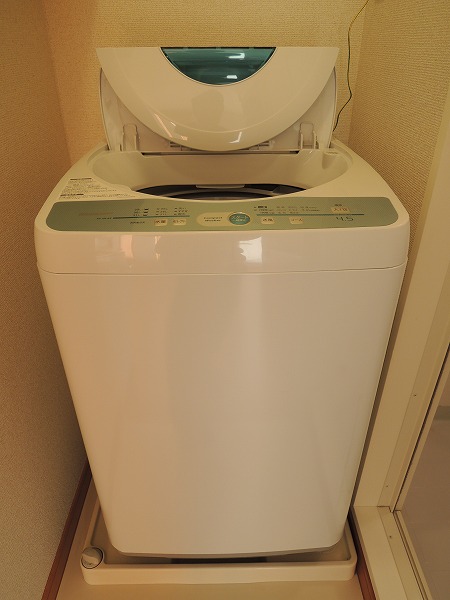 Other. Fully automatic washing machine