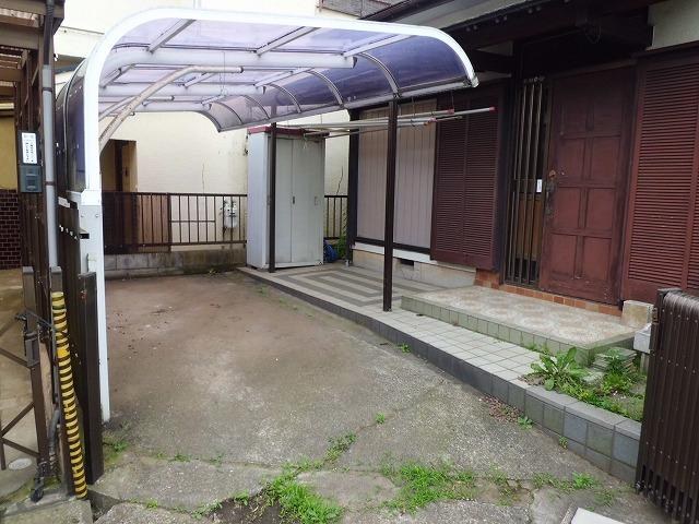 Parking lot