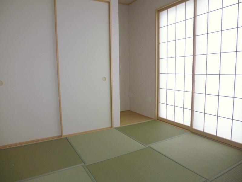 Non-living room. 23 Building