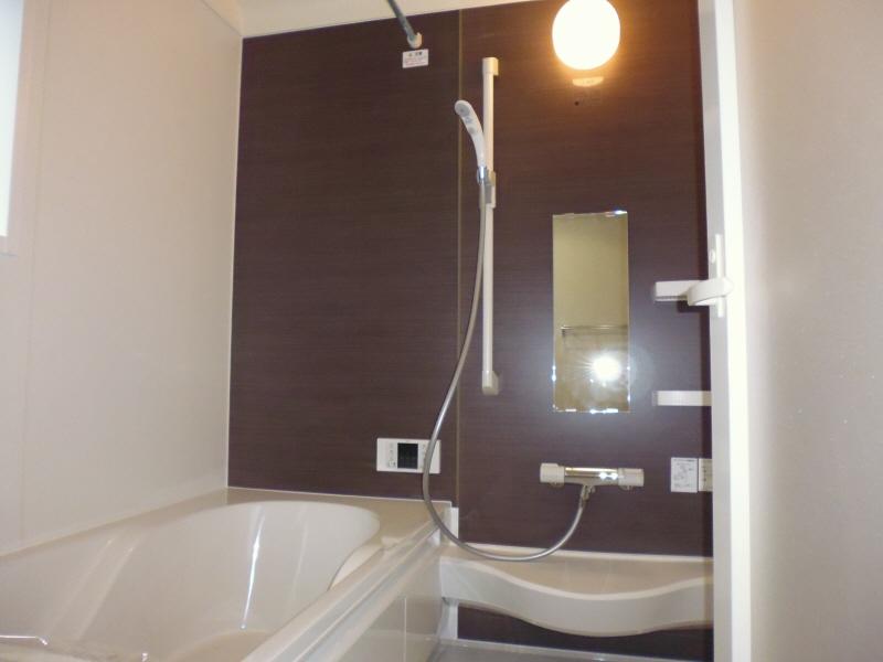 Bathroom. 36 Building