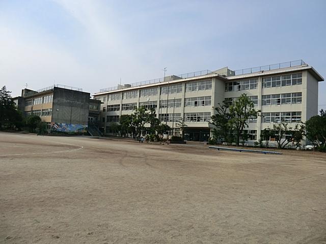 Primary school. 560m to Kamagaya Municipal Central Elementary School