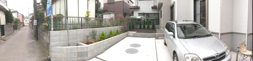 Local photos, including front road. Local (12 May 2013) shooting spacious Nantei and 2 car car space + planting also contains!