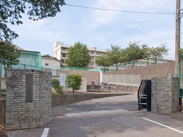 Junior high school. 1200m up to junior high school Kamagaya City fourth junior high school