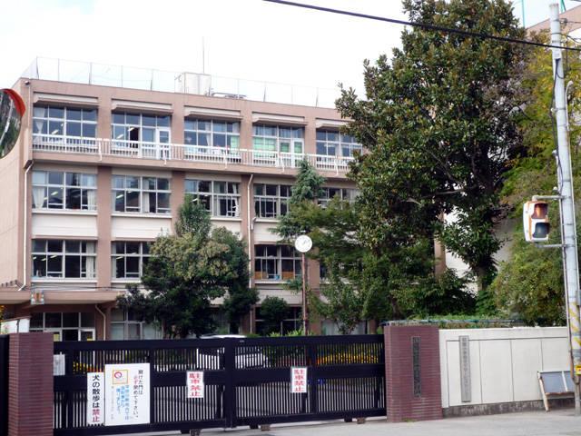 Primary school. Hatsutomi until elementary school 320m