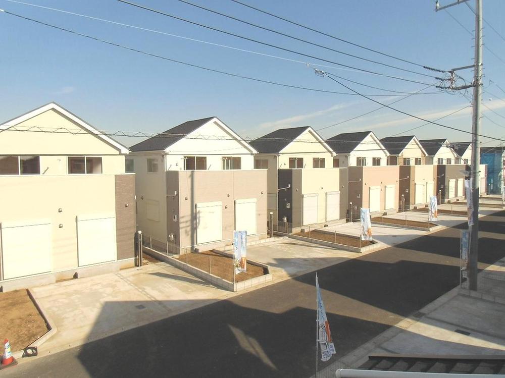 Local appearance photo. 4 Building ~ 9 Building