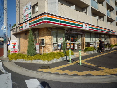 Convenience store. 460m to Seven-Eleven (convenience store)