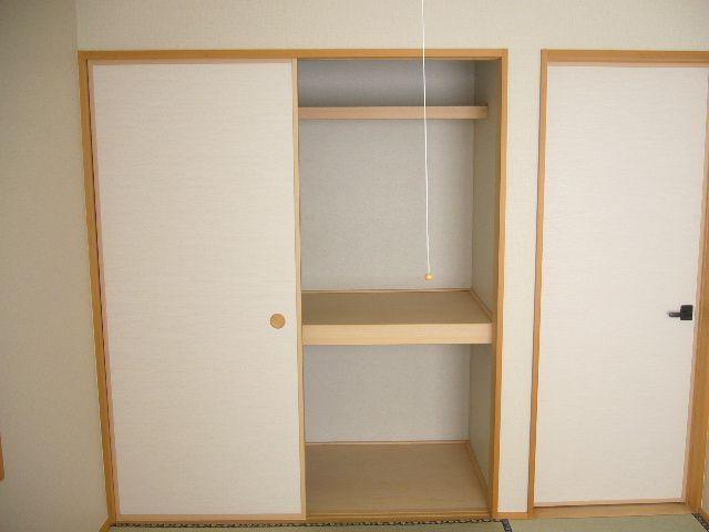 Non-living room. Japanese-style room 6 quires