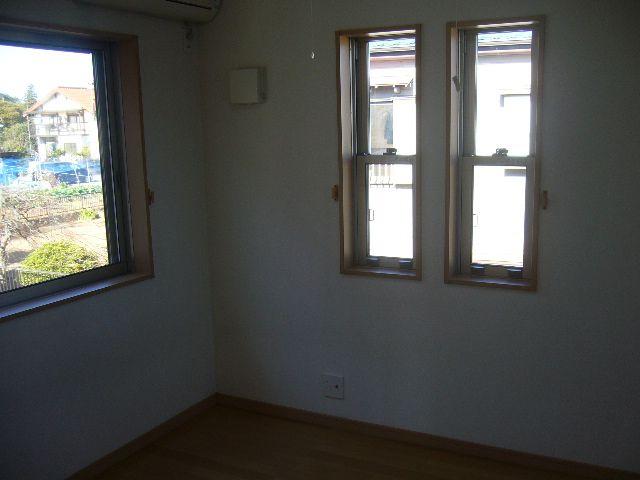 Non-living room. Western-style 5.1 Pledge