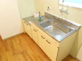 Kitchen. Wide sink ☆ It is convenient to your cooking. 