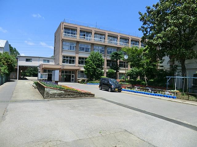 Primary school. Kamagaya stand Hatsutomi to elementary school 240m