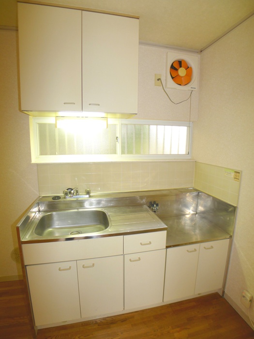 Kitchen. Gas stove installation Allowed
