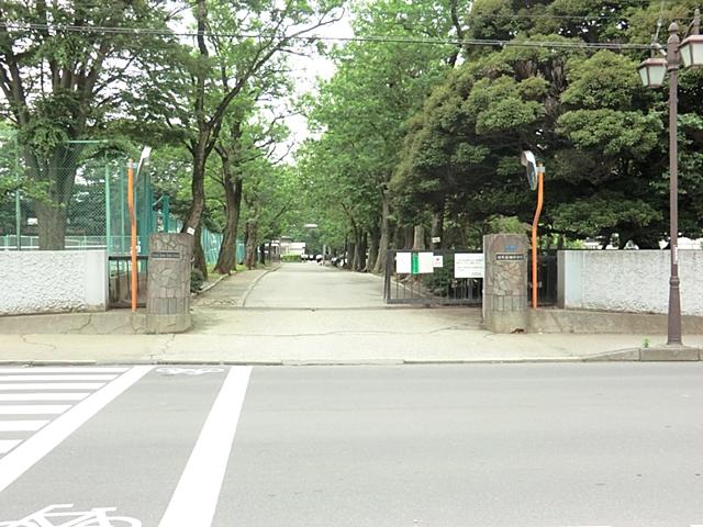 Junior high school. 870m to Kashiwa TatsuKashiwa junior high school