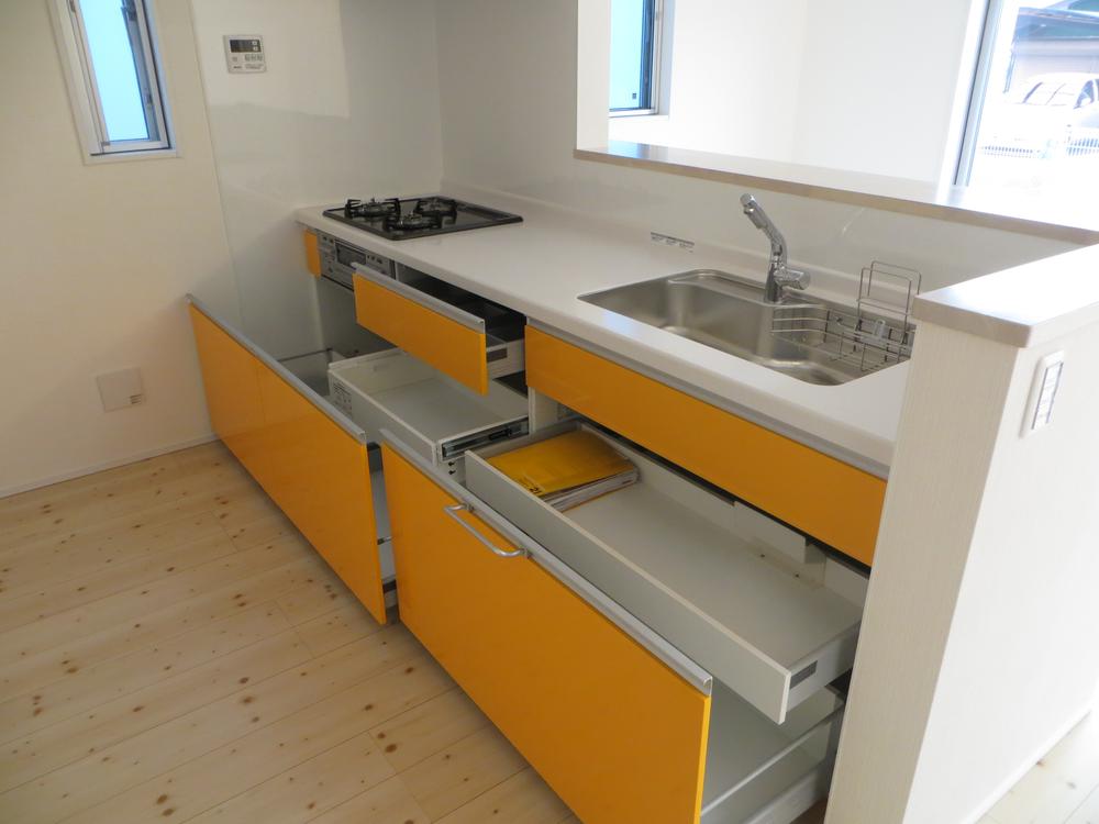 Kitchen. Indoor (12 May 2013) Shooting