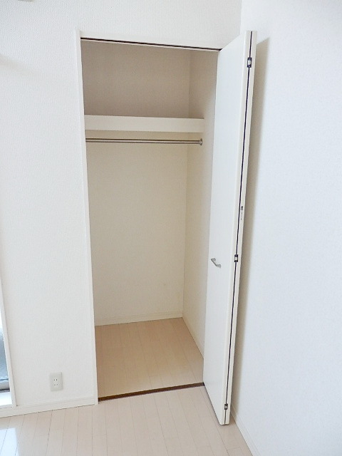 Receipt. Closet equipped