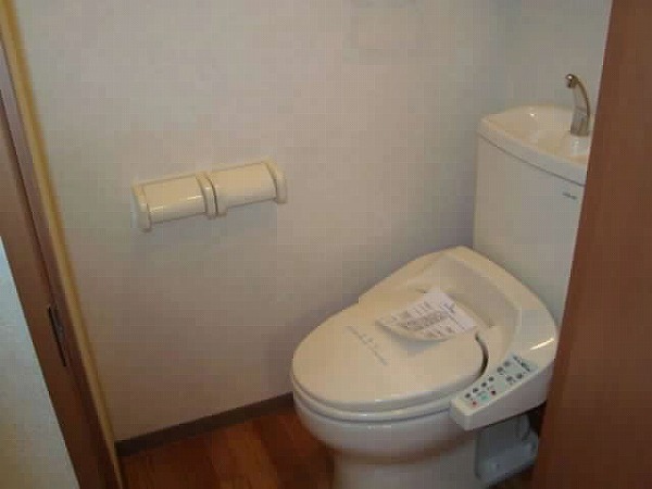 Toilet. Bidet ・ Heating toilet seat.