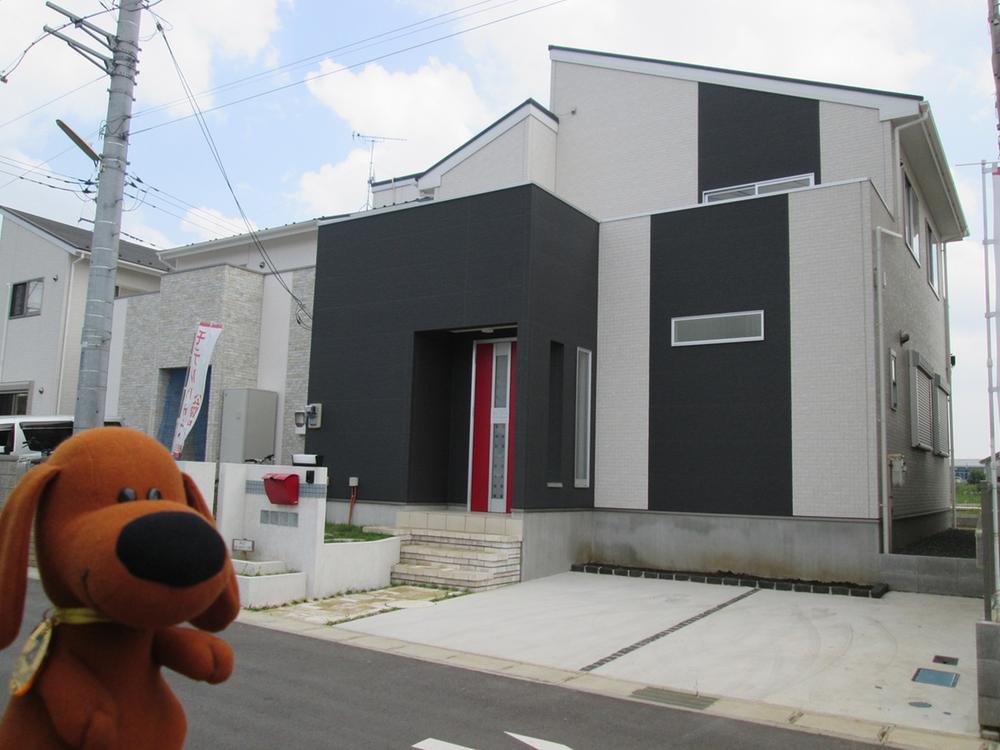 Local appearance photo. 1 Building