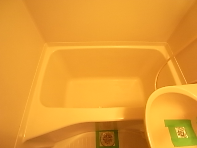 Bath. Unit bus, such as a hotel
