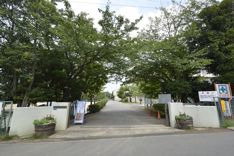 Primary school. Masuo to Nishi Elementary School 560m  Elementary school in walking 7 minutes. It is safe at this distance if the lower grades of children