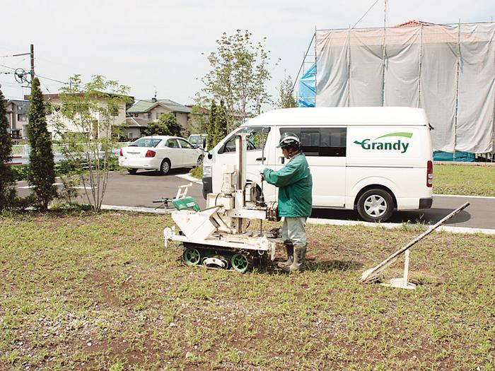 Construction ・ Construction method ・ specification. Construction work has been completed, Before embarking the construction work, Implement the Swedish sounding test of JIS certification at four points or more in one house every all of residential land. Measurements of ground support force, Assumption of consolidation settlement, The inclination of the strata, By assuming the status of underground foreign matter, We have confirmed the safety of the ground.