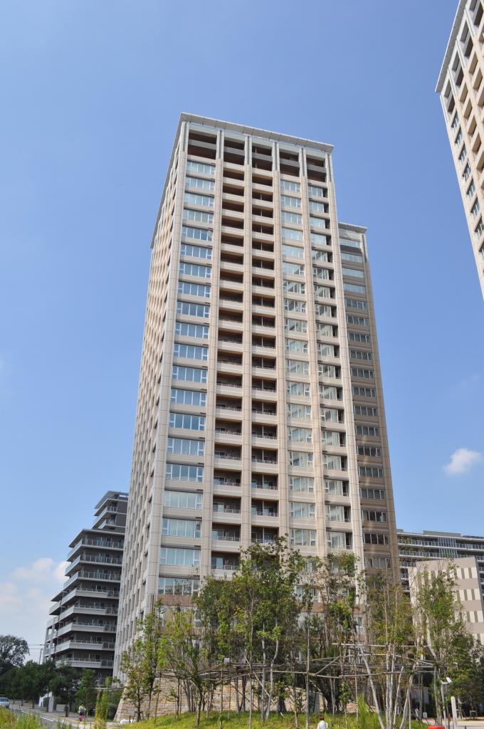 Local appearance photo. Local (September 2013) Shooting Tower apartment of 25-storey.