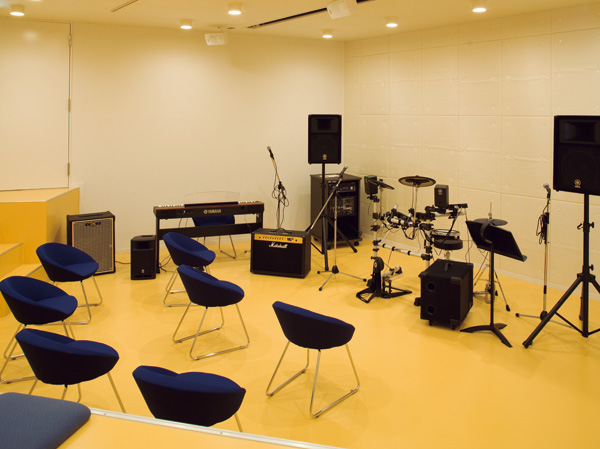 Shared facilities.  [studio] Also band activity that has continued from school days, Practice also feel free to if high soundproof studio is near. It may help to start a new musical instrument.