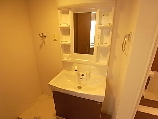 Washroom. Is an image of the same type Property.