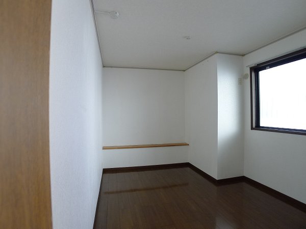 Other room space. North Western-style 5 Pledge