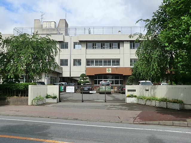 Primary school. Kashiwashiritsu Toyofuta until elementary school 1300m