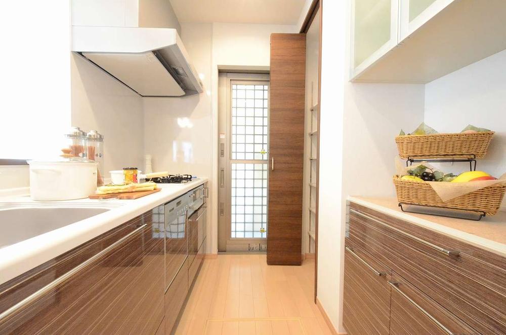 Kitchen. 1 Building kitchen