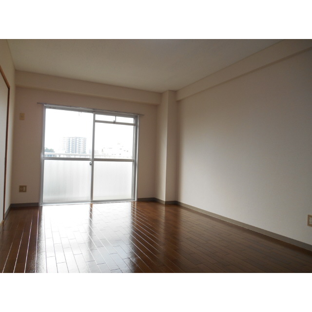 Other room space. Western-style 6 Pledge