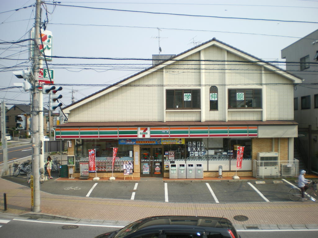 Convenience store. Seven-Eleven Kashiwa Ned store up (convenience store) 781m
