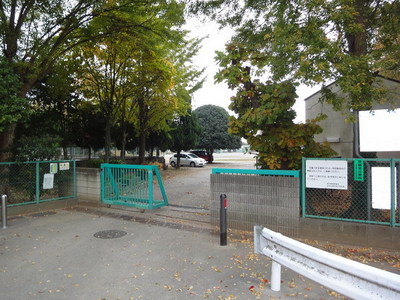 Primary school. Sakaine up to elementary school (elementary school) 175m