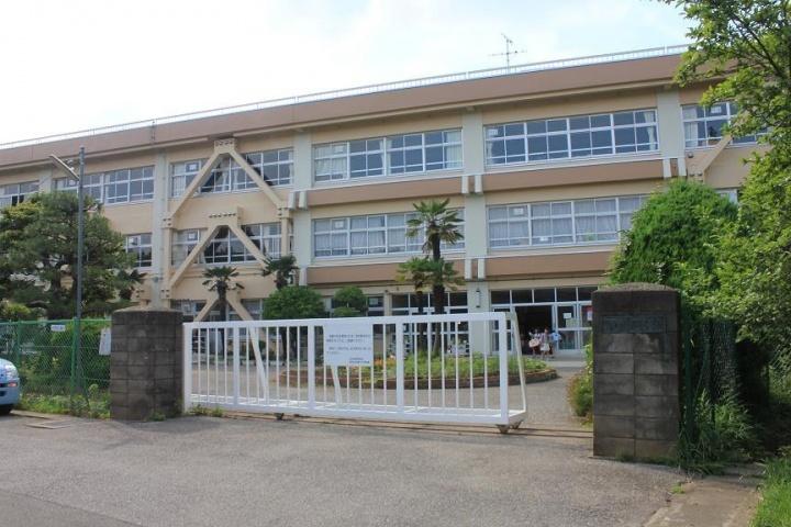 Primary school. Kashiwadai 1220m Up to seven elementary school