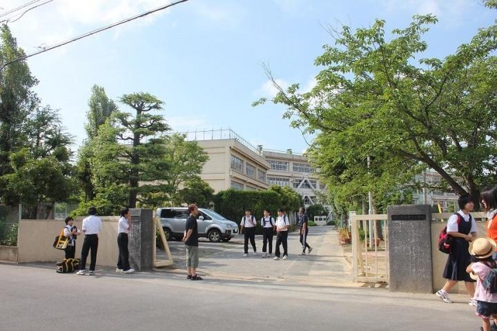 Junior high school. Kashiwadai 1010m until the third junior high school